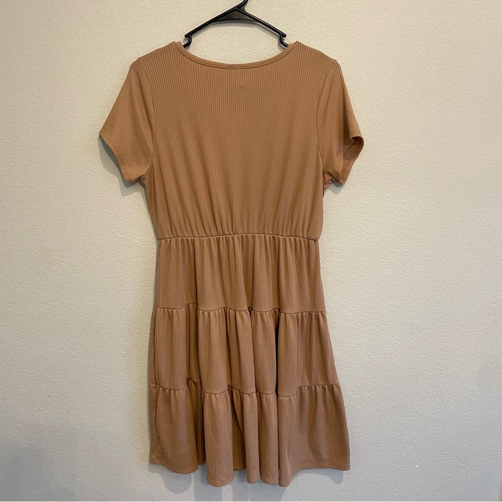 Olivia Rae Ribbed Tiered Mini Dress Large Tan Pink V-Neck Short Sleeve Casual - Picture 9 of 12